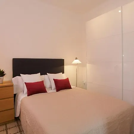 Apartment En Avenida Gaudi Barcelona
