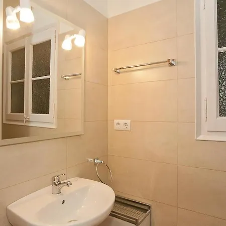 Apartment En Avenida Gaudi Barcelona